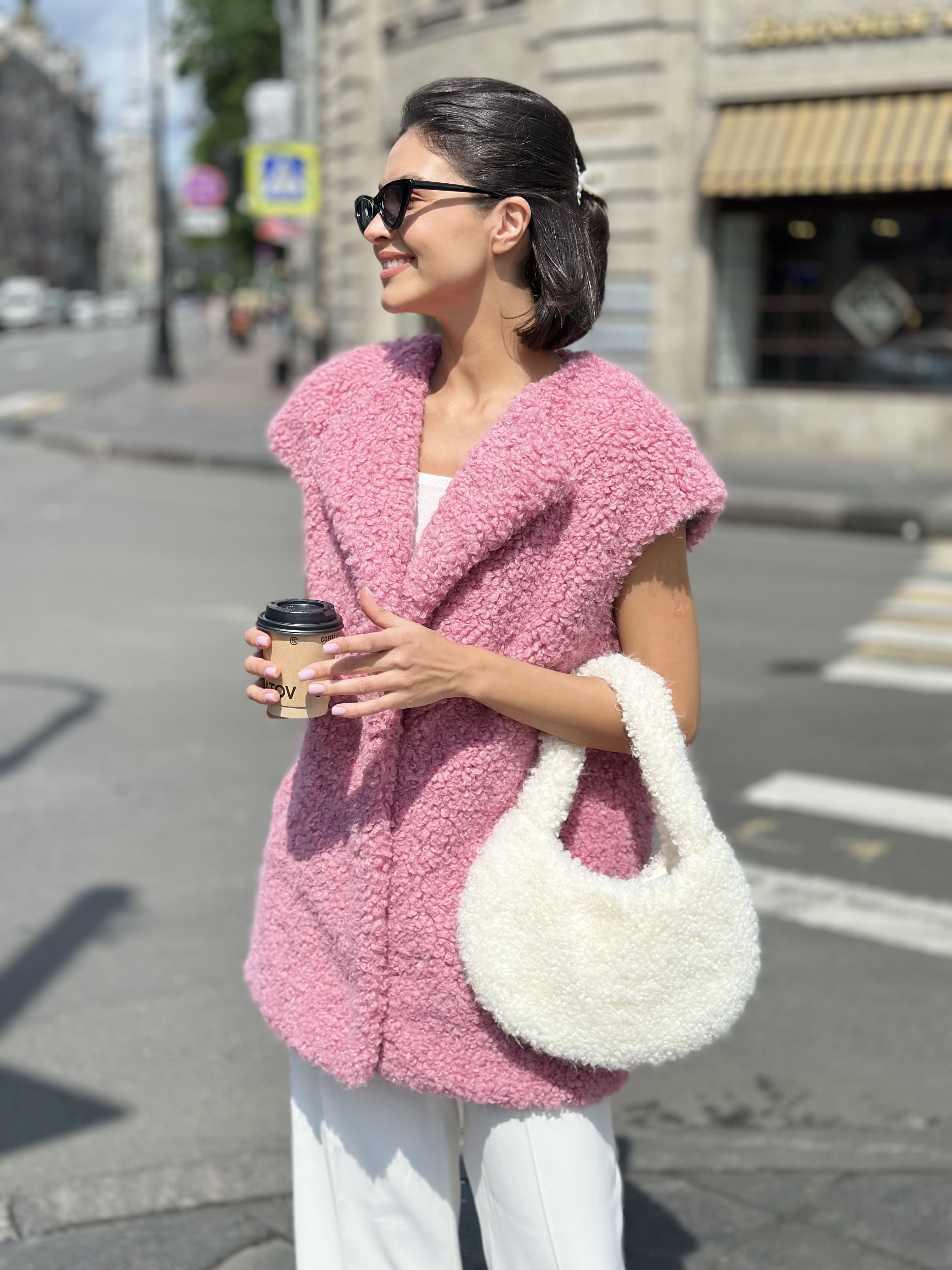 Жилет Sweet из искусственного эко меха от ANSE, Ягодный сорбет  цвет, размер S, M, L, XL, XXL, , .