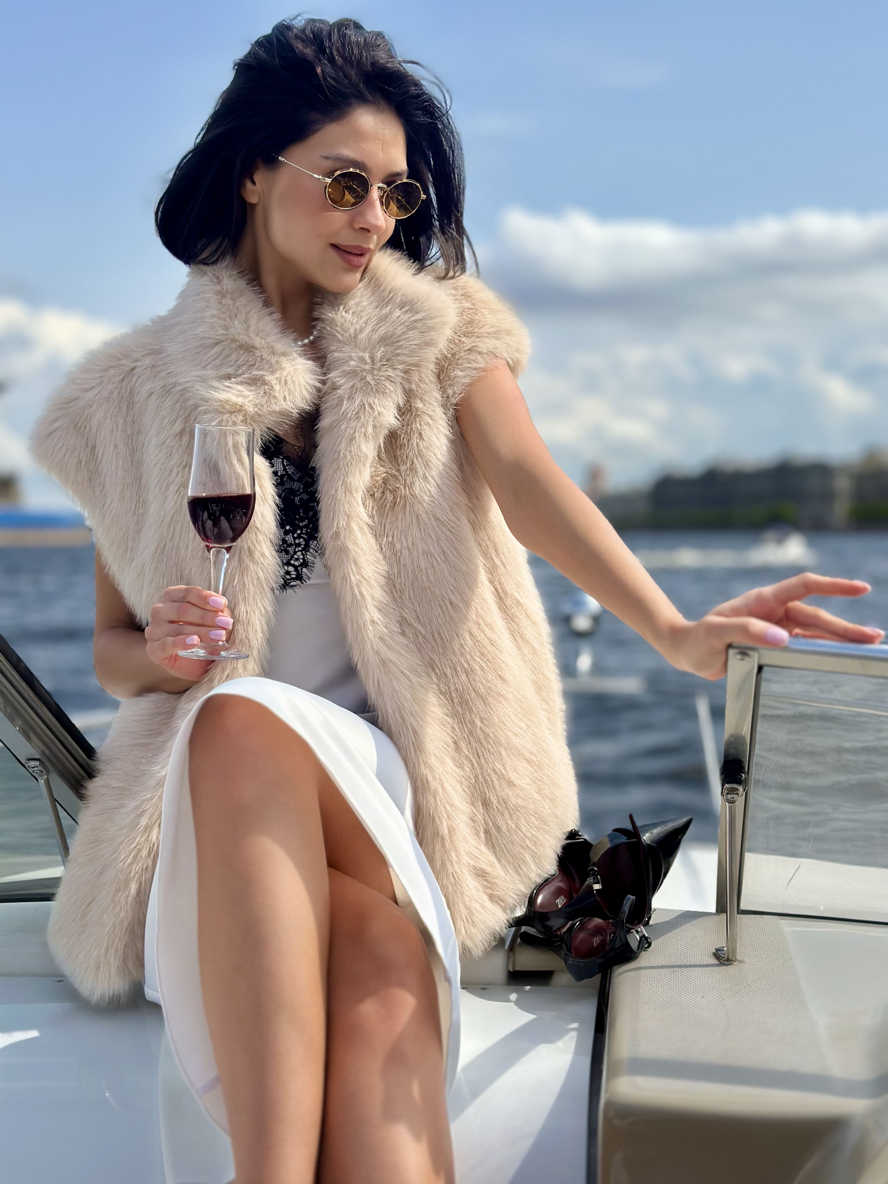 Жилет Fluffy из искусственного эко меха от ANSE, Бежевый цвет, размер S, M, L, XL, XXL, , .