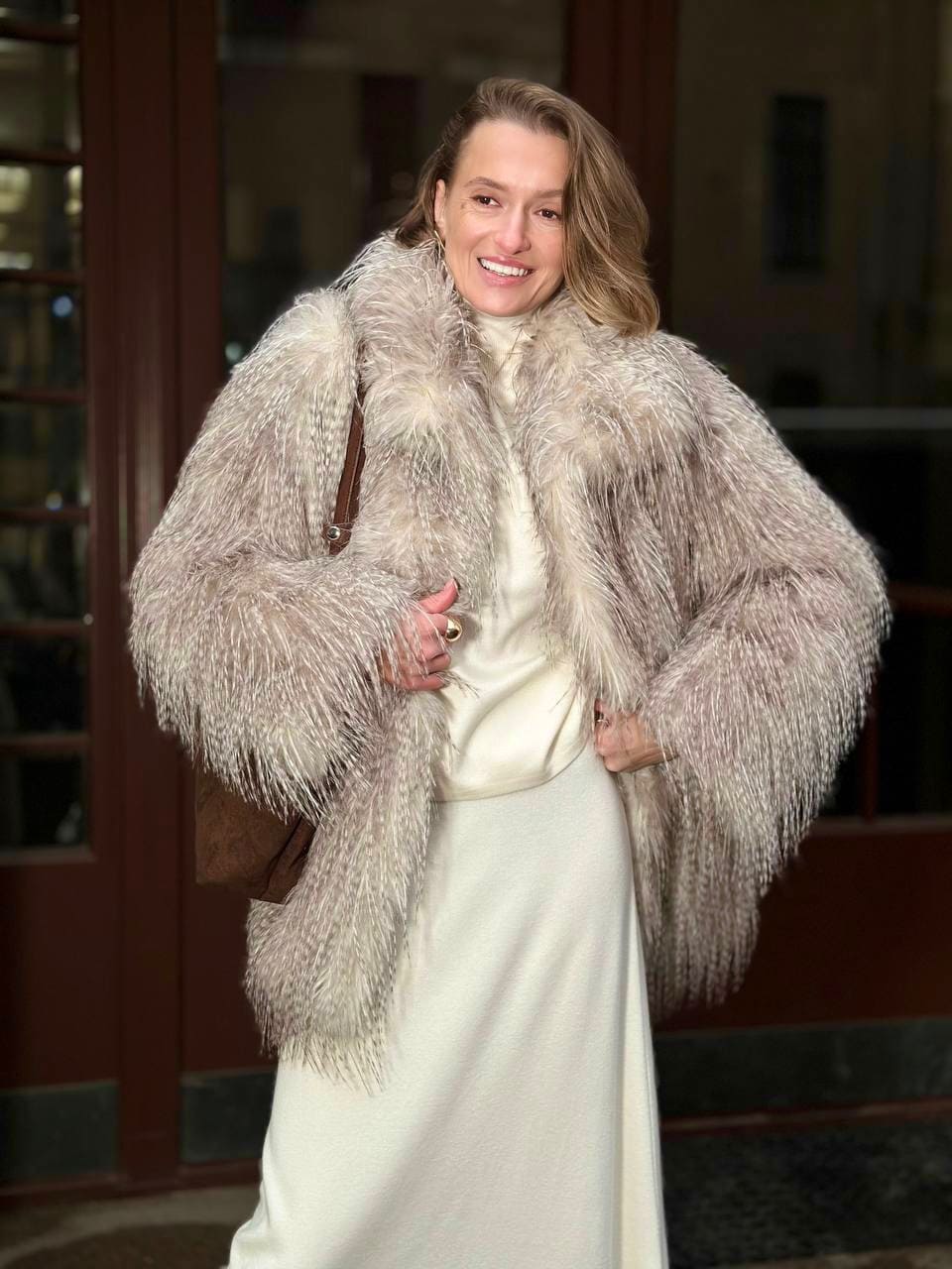 Шуба Энергия из искусственного эко меха от ANSE, Серо-бежевый цвет, размер S, M, L, XL, , .