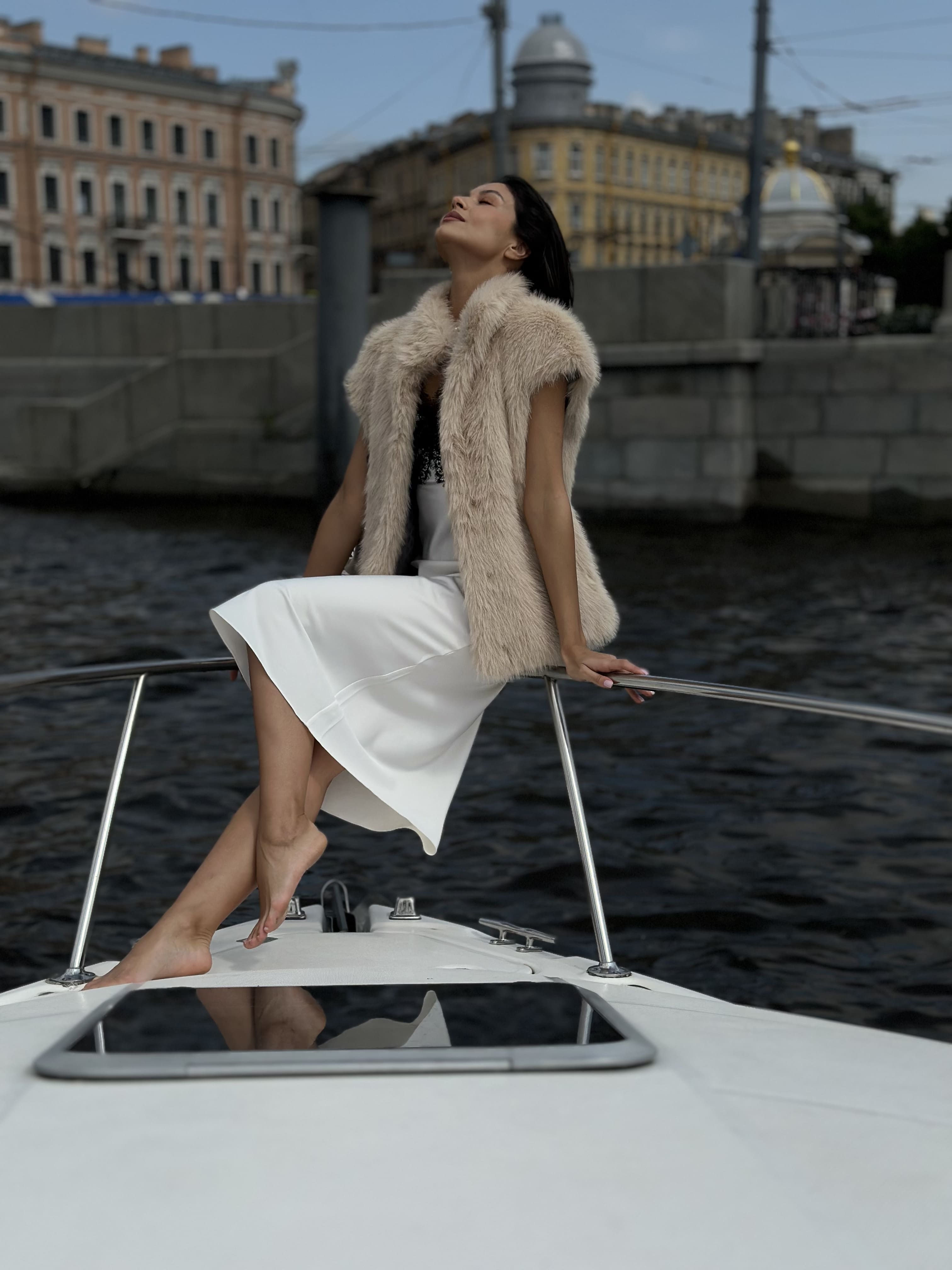 Жилет Fluffy из искусственного эко меха от ANSE, Бежевый цвет, размер S, M, L, XL, XXL, , .