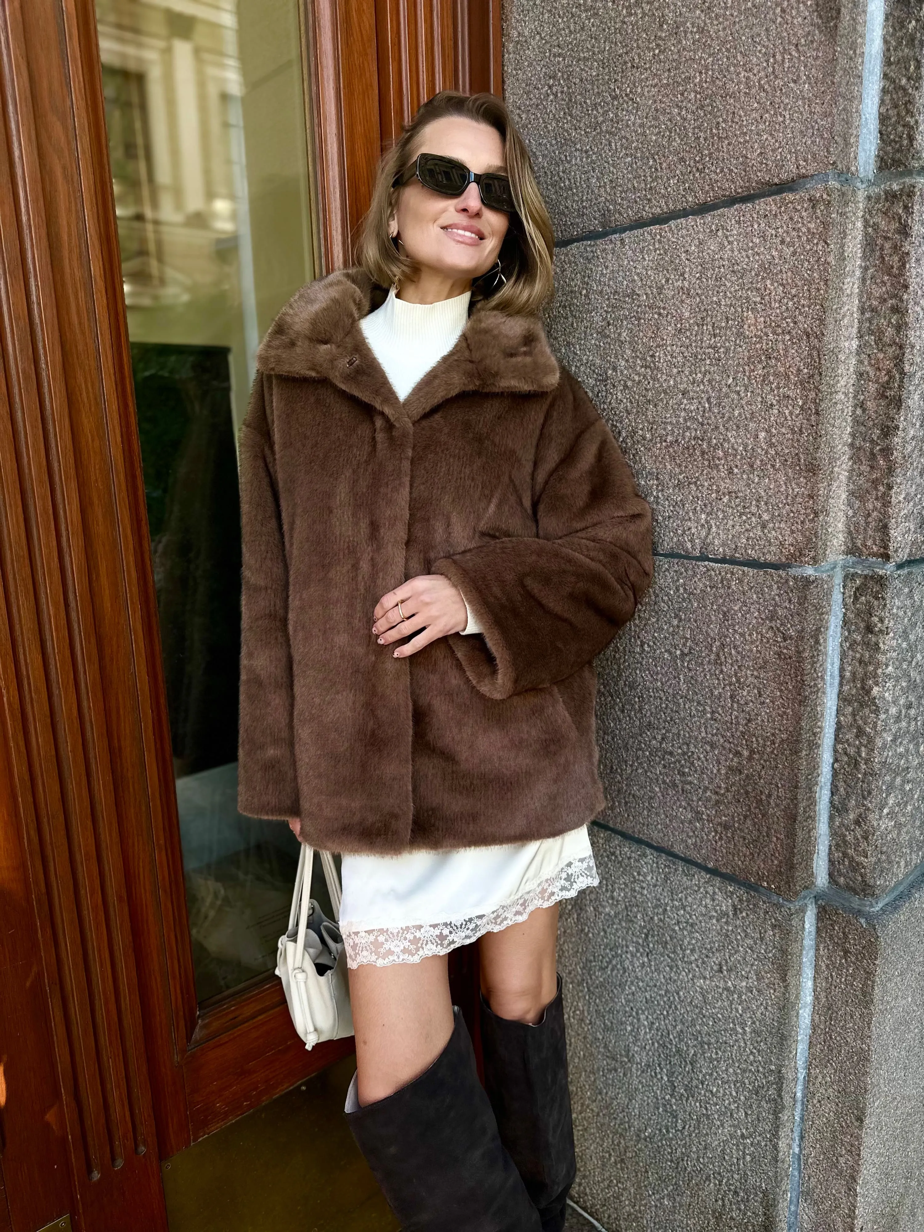 Шуба Warm из искусственного эко меха от ANSE, Молочный шоколад цвет, размер S, M, L, XL, , .