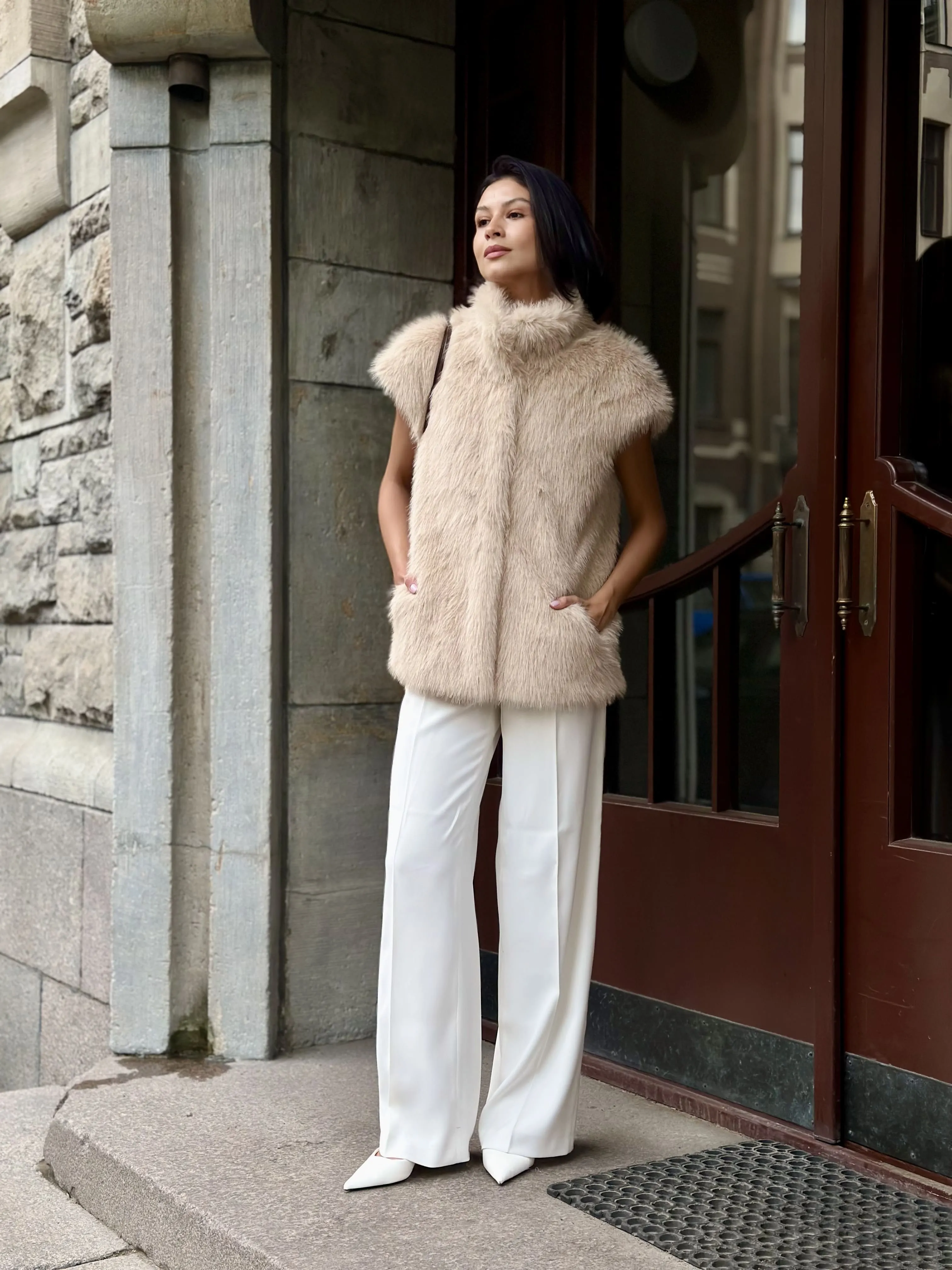 Жилет Fluffy из искусственного эко меха от ANSE, Бежевый цвет, размер S, M, L, XL, , .